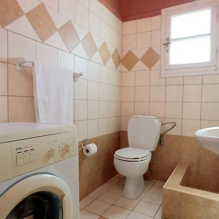 Augoustinos Sarakinádhon