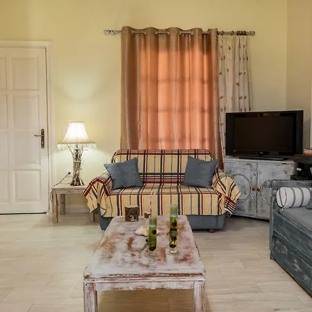 Augoustinos Country house *