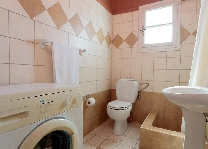 Augoustinos Sarakinadhon