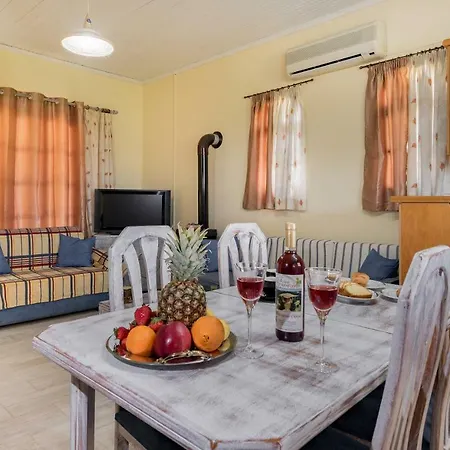 Augoustinos Lantställe *